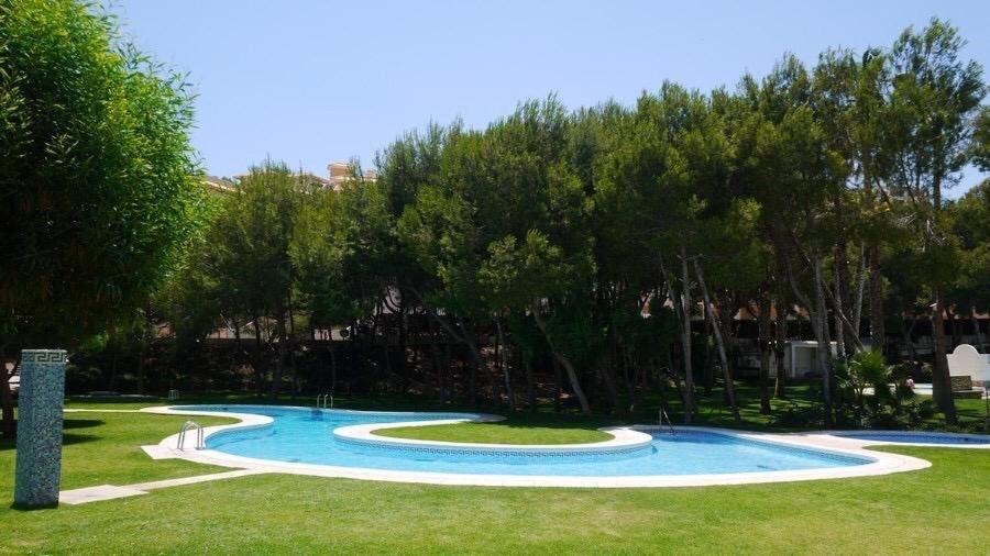 2-Bedroom And Living Room Apartment Near Campoamor Beach Exterior foto